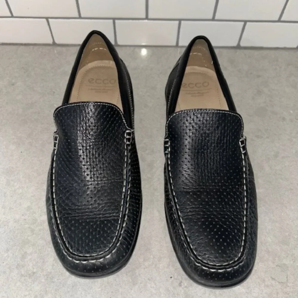 Ecco Men's Black Genuine Leather Perforated Loafers Sz 11 Excellent